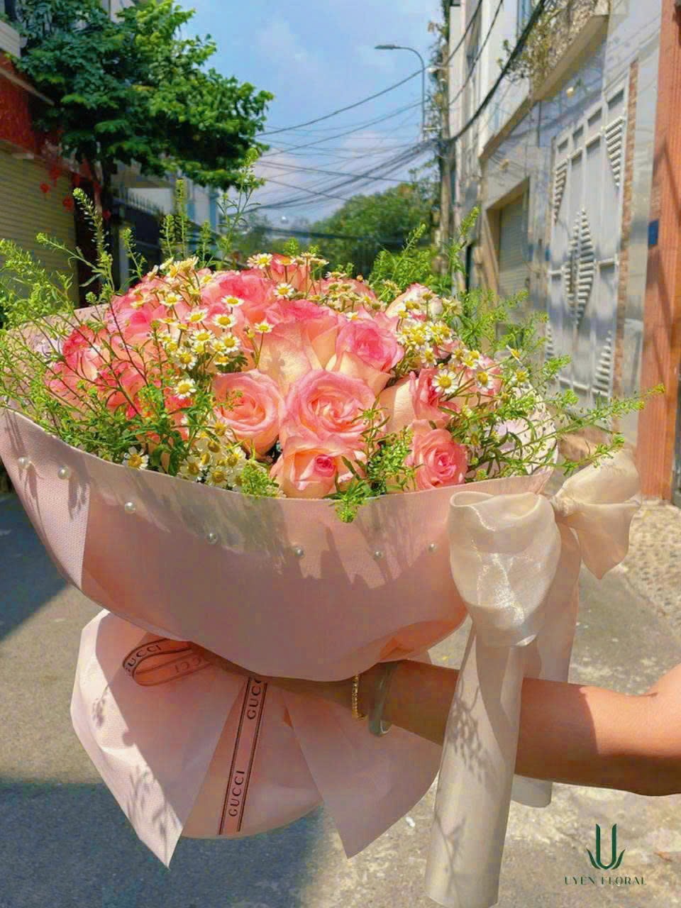 Kệ hoa khai trương